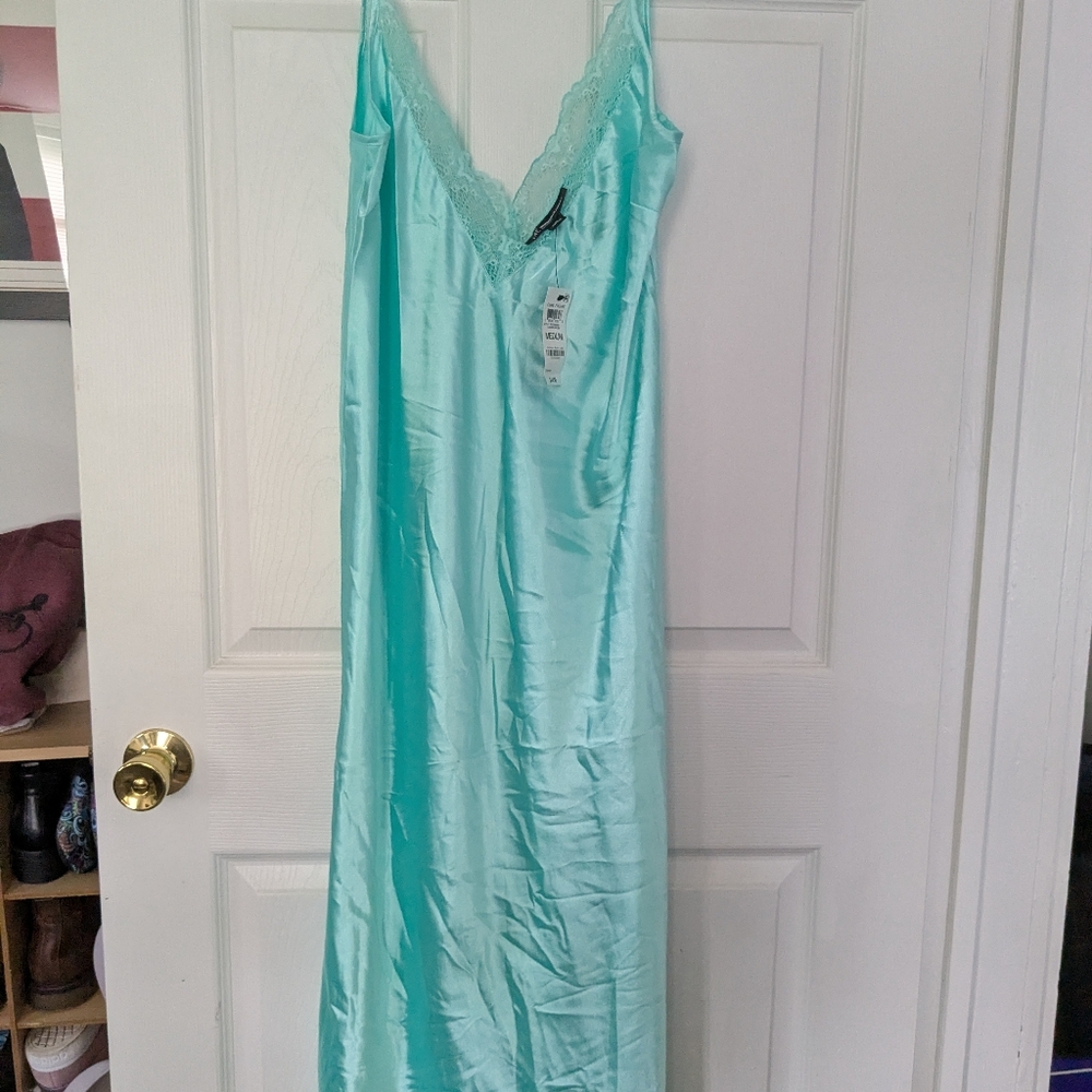 Elegant Aqua Lace Trim Nightgown
